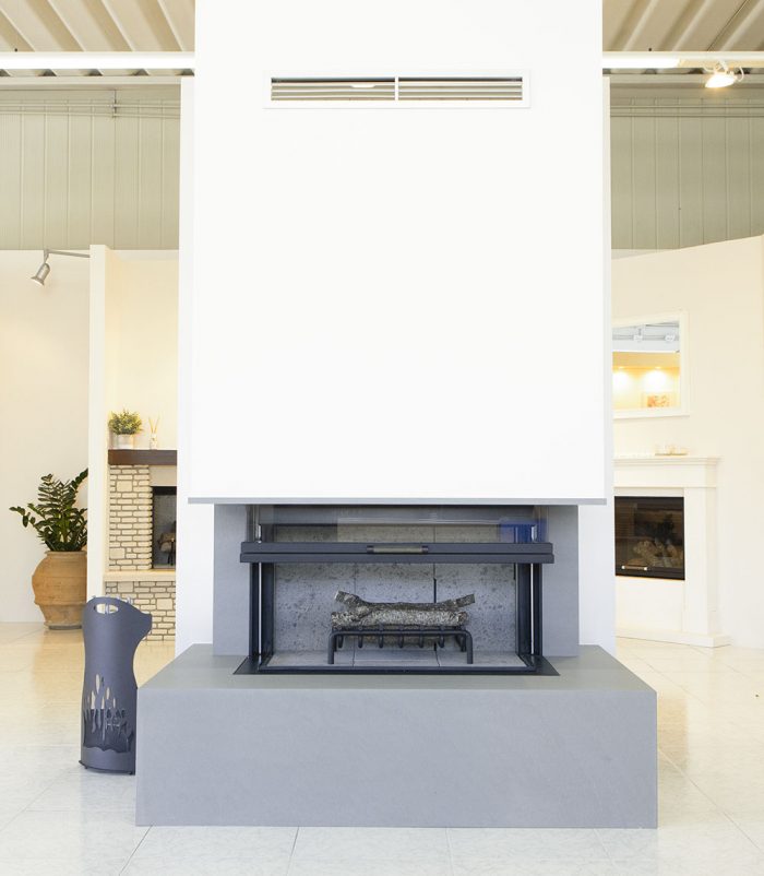 Tri-fireplace caminetto moderno in quarzite grigia fatto a mano su misura Caminetti Carfagna - Fuoco & Design Trevi Umbria